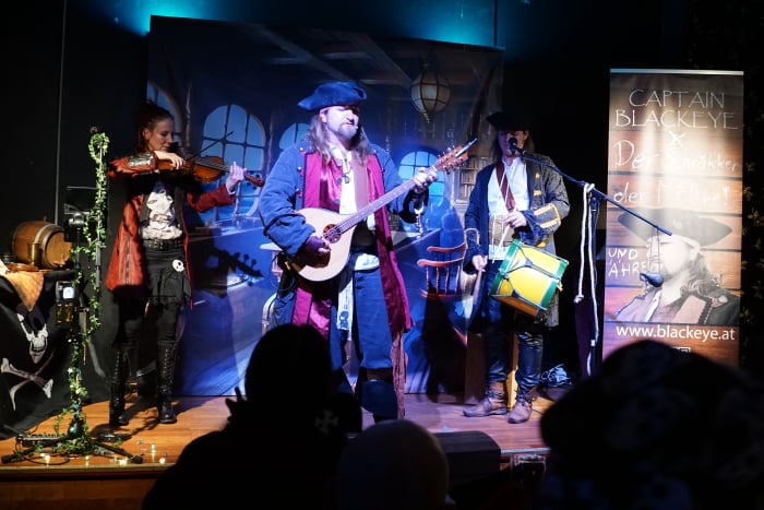 CAPTAIN BLACKEYE UND SEINE CREW