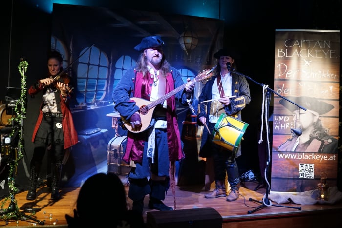 CAPTAIN BLACKEYE UND SEINE CREW