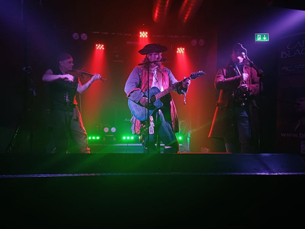 CAPTAIN BLACKEYE UND SEINE CREW